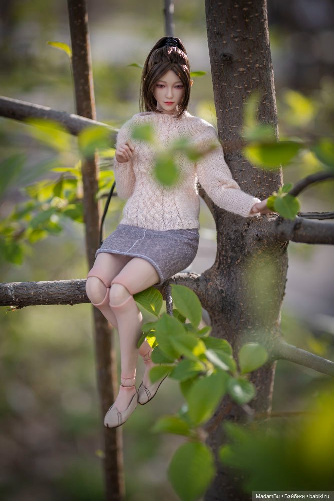 Мэнди в парке, весна 2024 (фото 4)