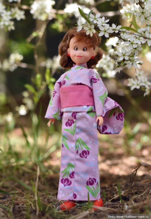 Весенняя прогулка — Коллекции игровых кукол (Playline): фото полок (фото 2)