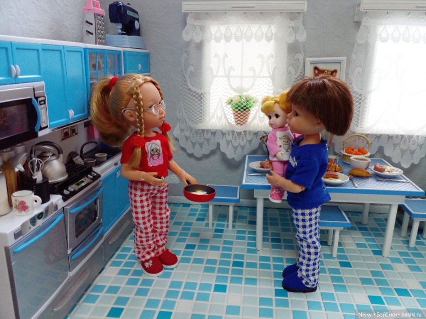 Обычный выходной день в кукольной семейке (фото 2)