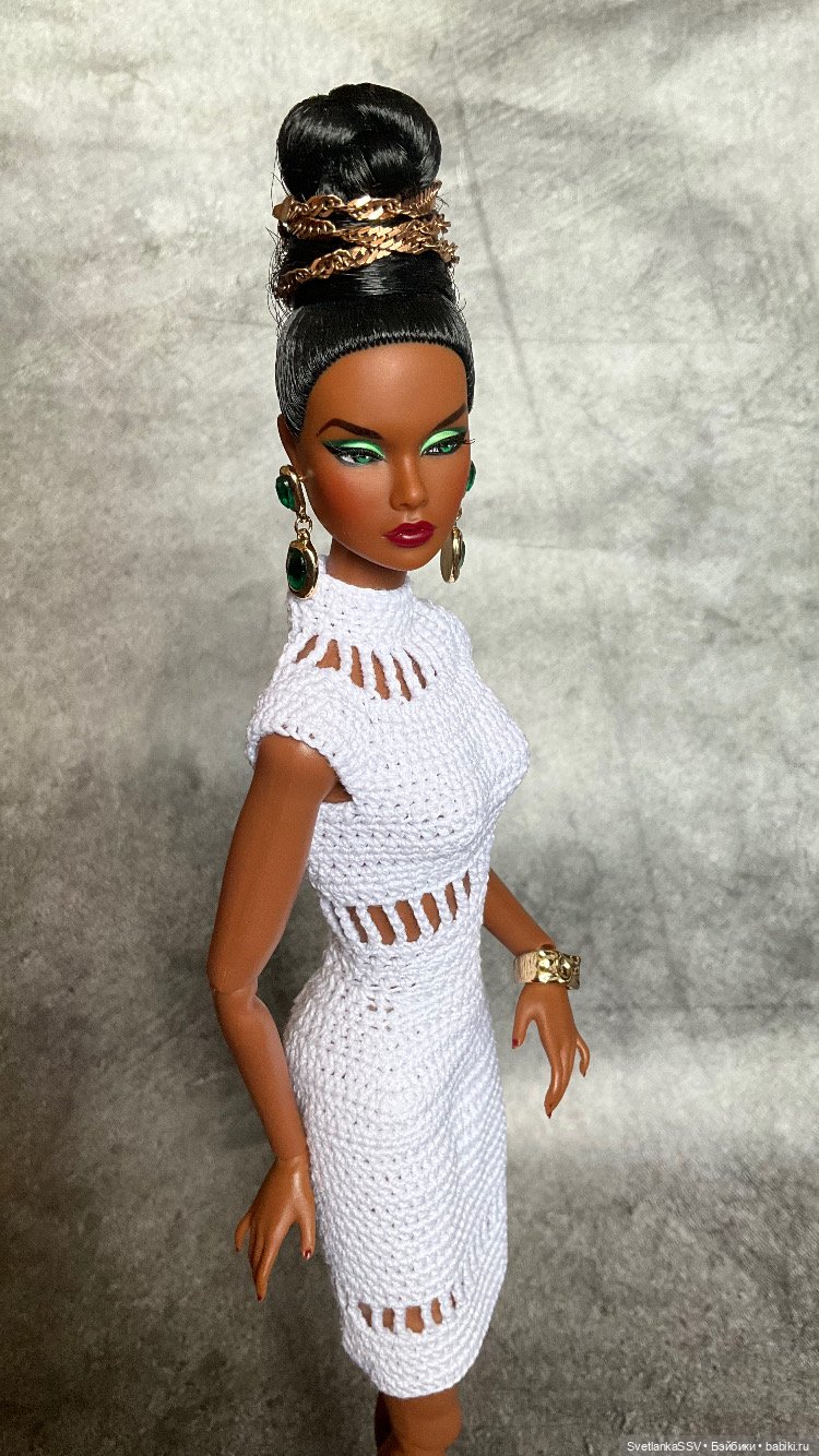 Полукомбинезон и пара платьев для надменной красотки