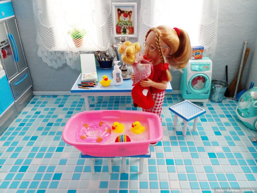 Обычный выходной день в кукольной семейке