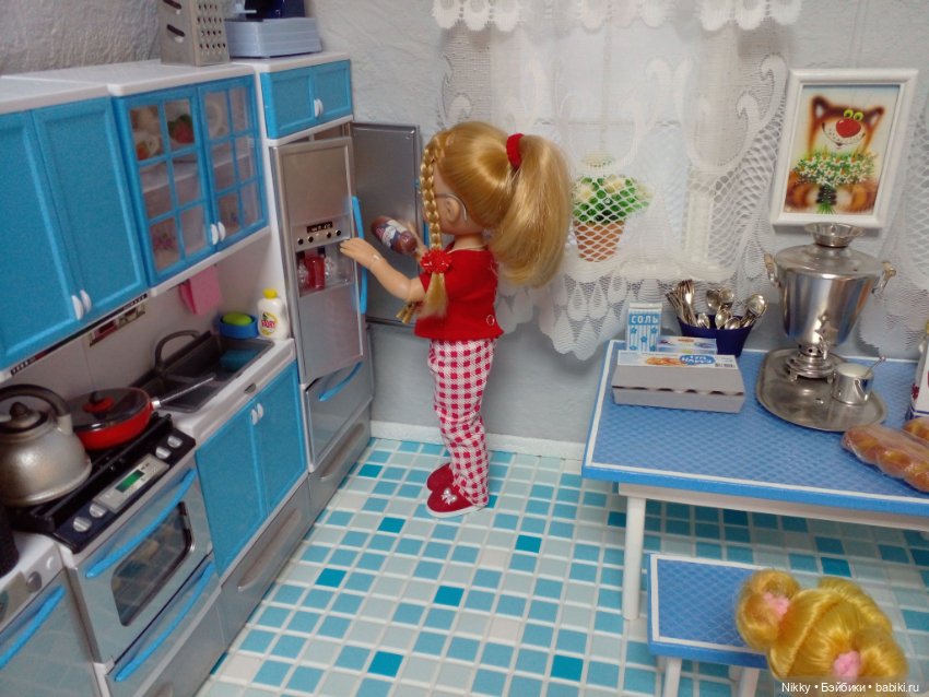 Обычный выходной день в кукольной семейке