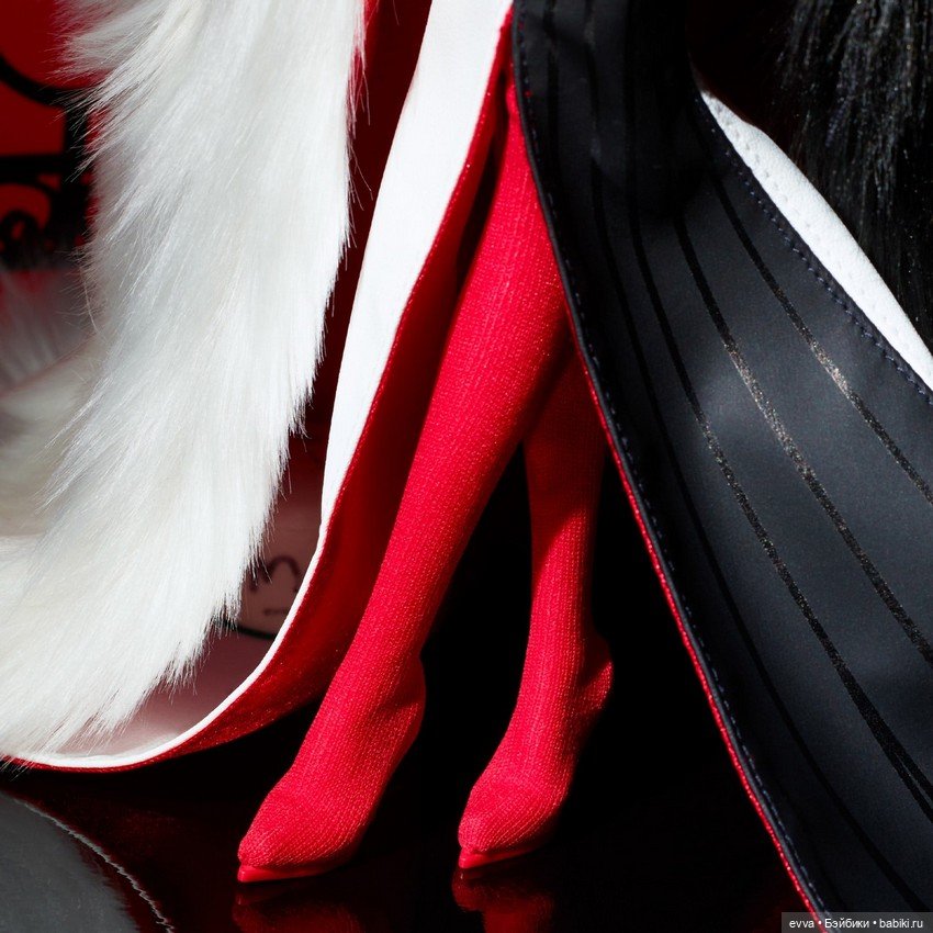 Промофото Круэллы "Darkness Descends" (фото 10)