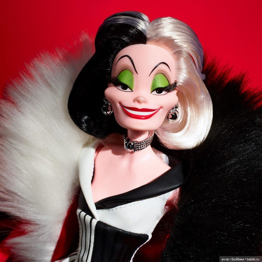 Промофото Круэллы "Darkness Descends"