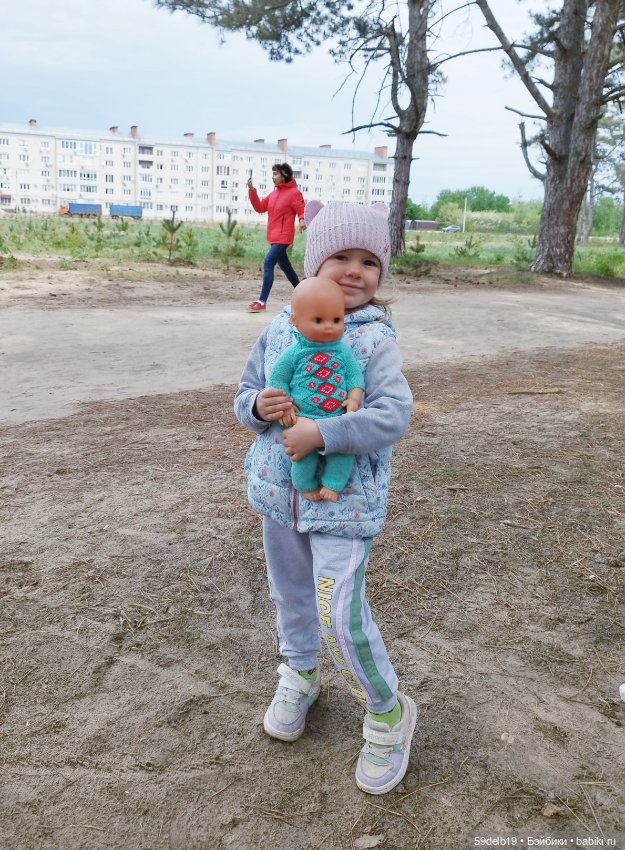 Антошка с Верой на прогулке (фото 7)