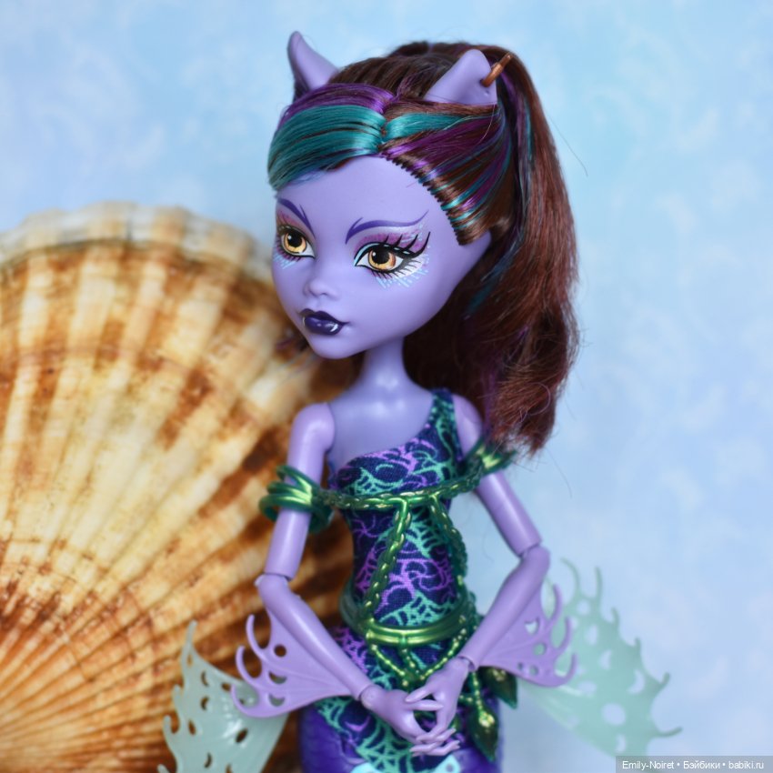 #MerMay (часть 2) — Коллекции игровых кукол (Playline): фото полок (фото 6)