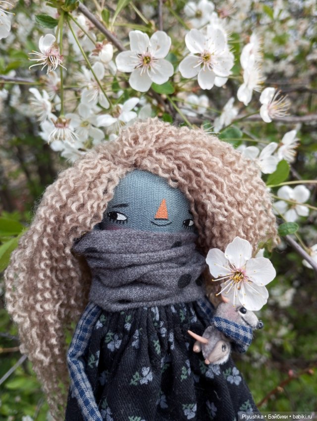 Весеннее, цветочное — Коллекции игровых кукол (Playline): фото полок (фото 2)