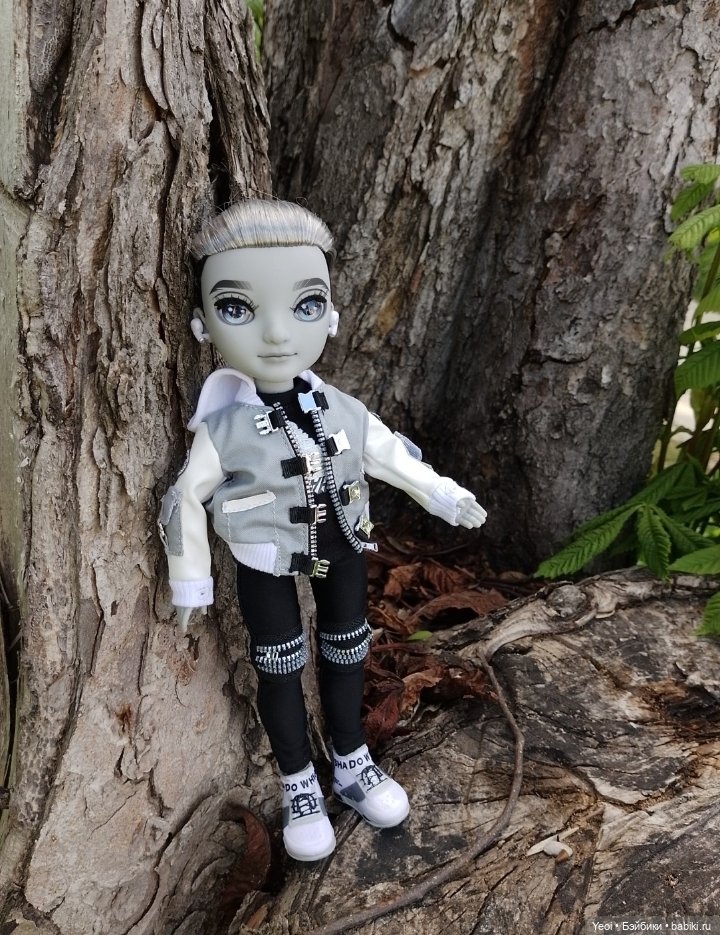 Эш Сильверстоун, Шедоу Хай (MGA , Shadow High) на прогулке) (фото 4)