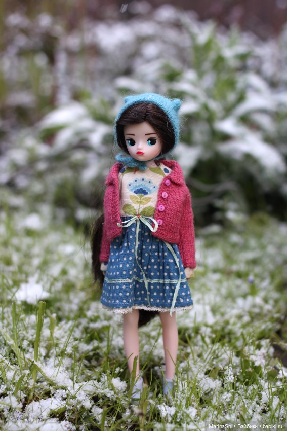 Зоя Redberry и снег в мае