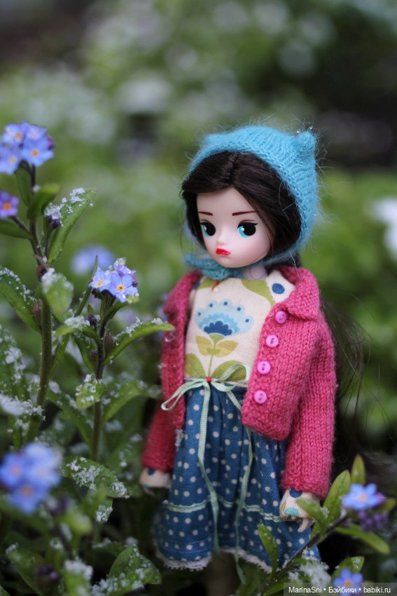 Зоя Redberry и снег в мае