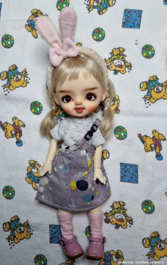 А вот и девочка постарше приехала