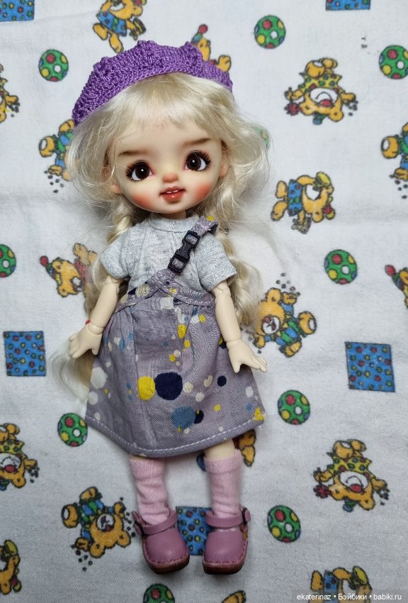 А вот и девочка постарше приехала