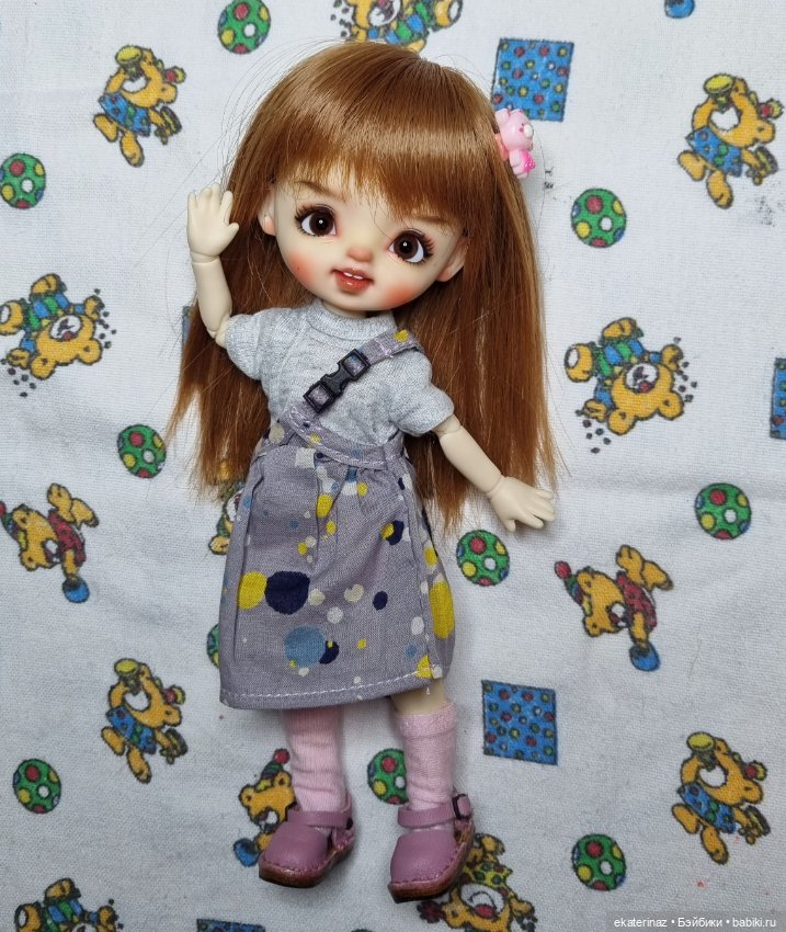 А вот и девочка постарше приехала