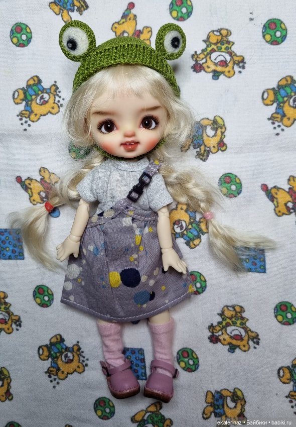 А вот и девочка постарше приехала