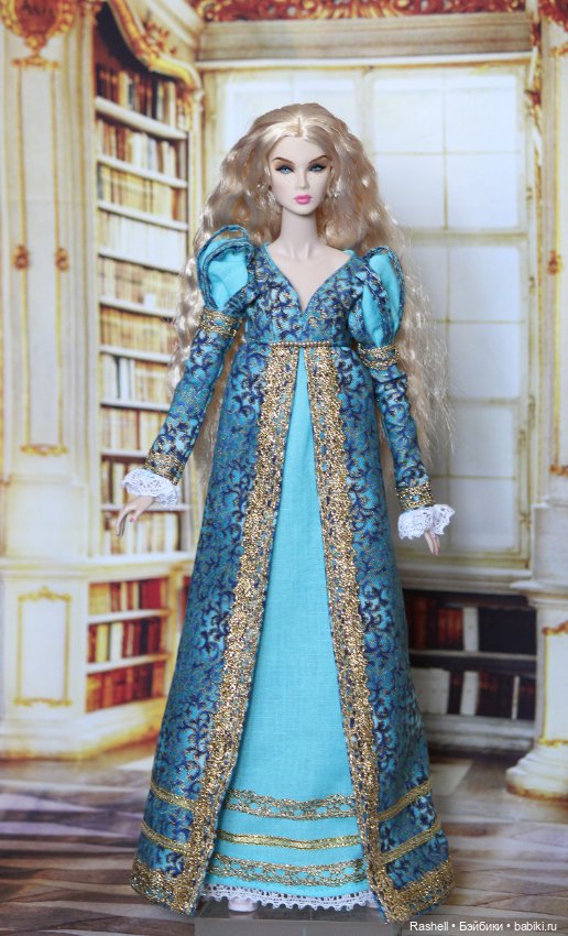 Коллекция платьев "Надо больше золота"