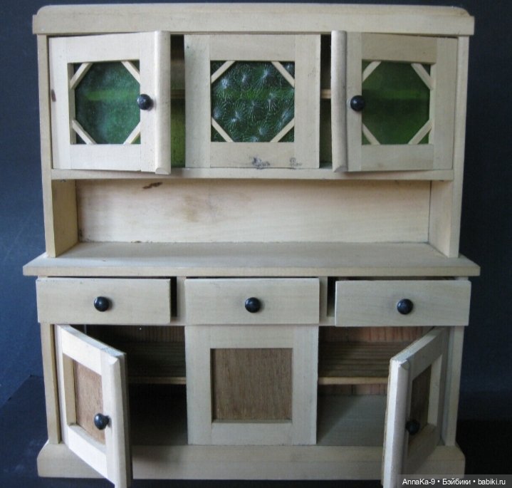 Подборка антикварных белых буфетов для кукол, продолжение