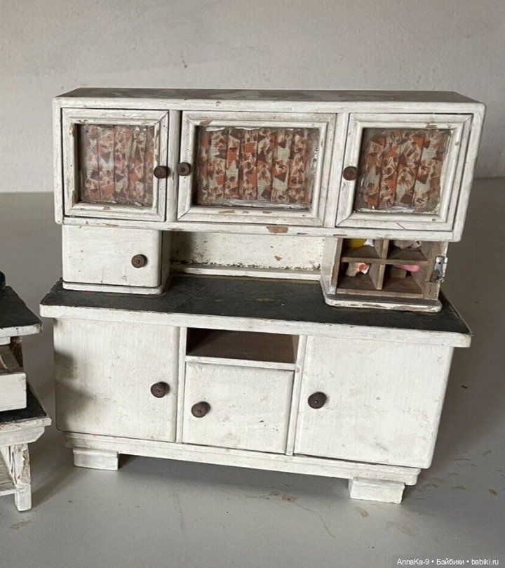 Подборка антикварных белых буфетов для кукол, продолжение (фото 7)