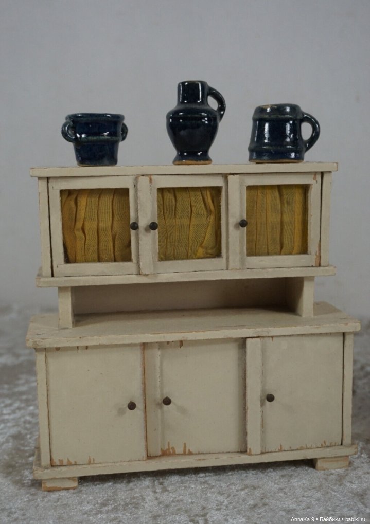 Подборка антикварных белых буфетов для кукол, продолжение