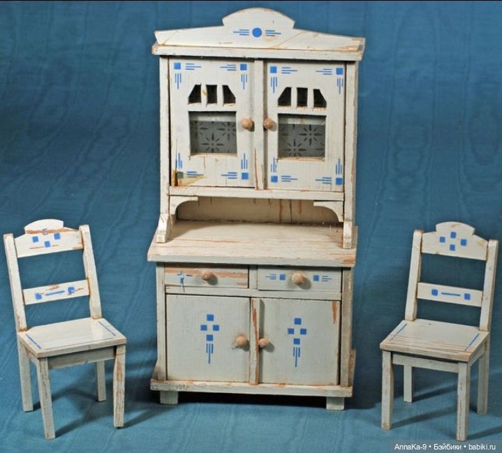 Подборка антикварных белых буфетов для кукол, продолжение