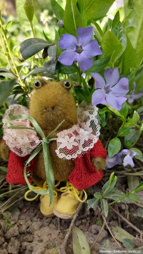 К нам приехал, к нам приехал Жорджик дорогой