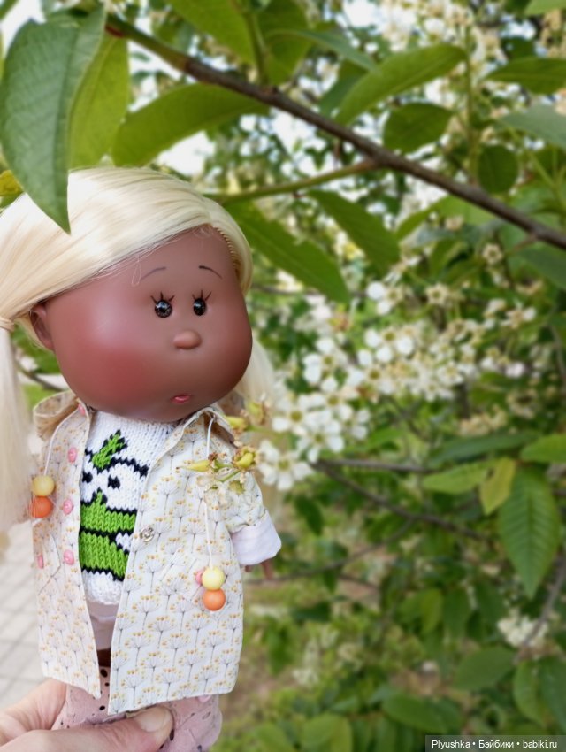 Булка мелкая шоколадная — Куклы Nines d'Onil (Нинес): Миа (Mia) (фото 7)