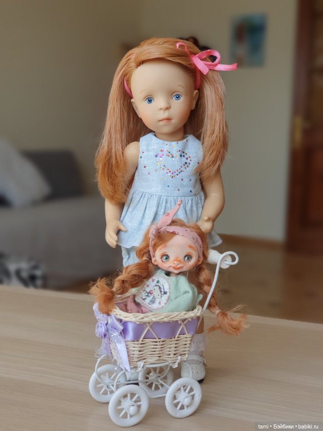 Неспокойная малышка и няньки