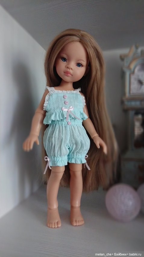 Мелисса рассказывает историю о цвете её новой пижамки