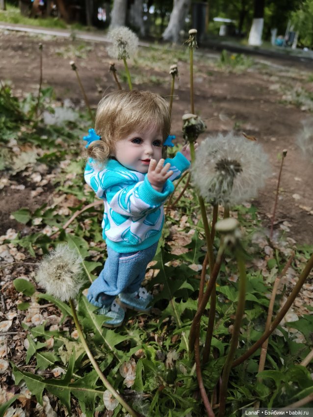 Майский солнечный день...Элинкины прогулки (мини Адора Друзья Сэнди mini Adora)