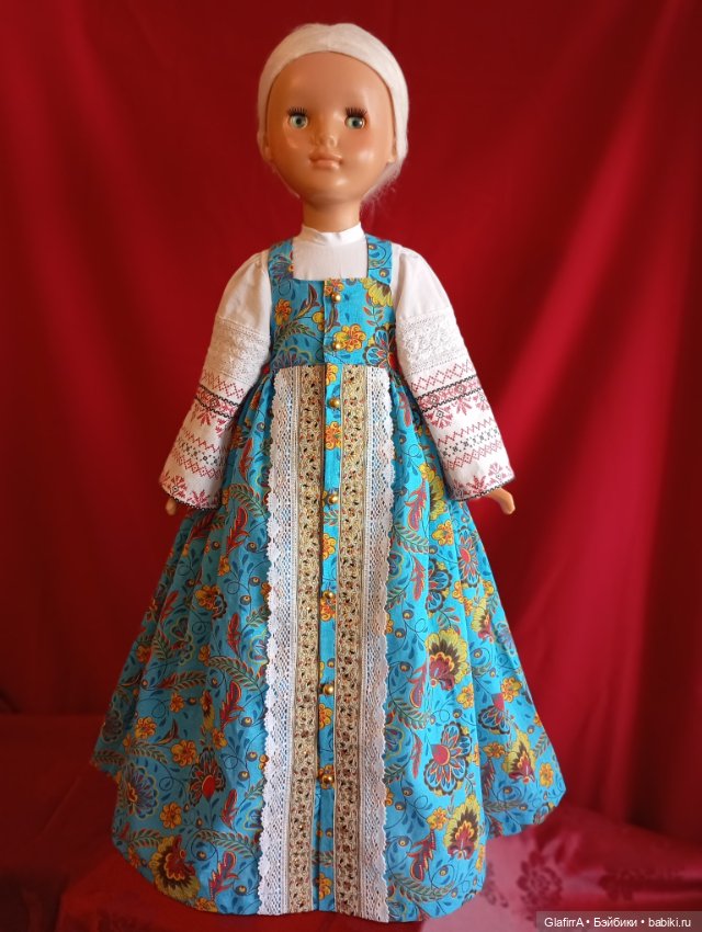 «Во всех ты, душенька, нарядах хороша!..» Хороводница