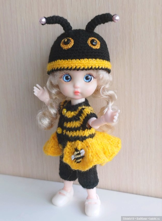 Баболишка Ная в костюме "Пчёлка" (фото 2)