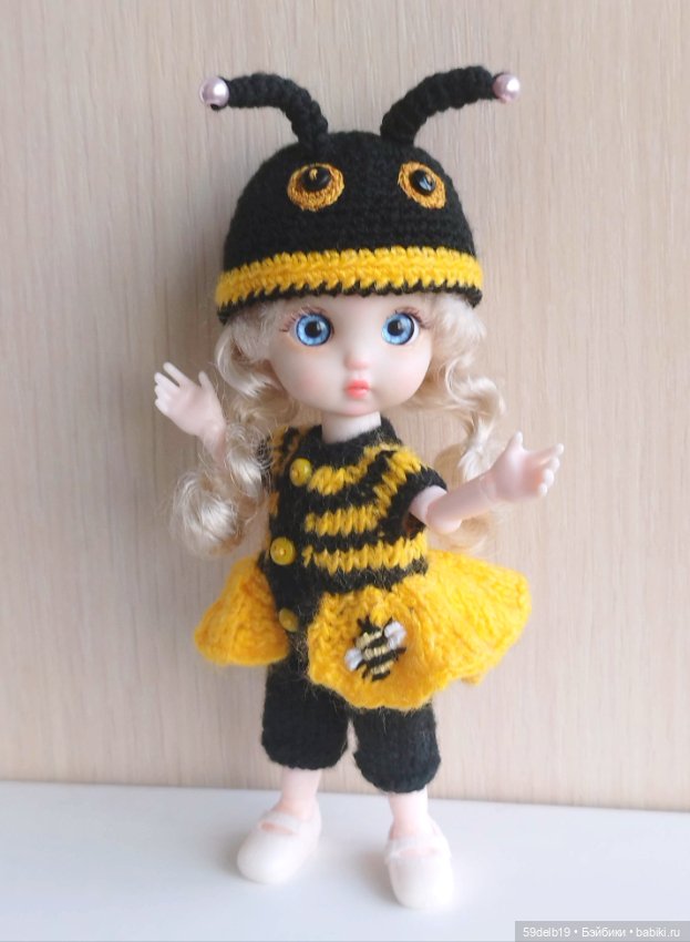 Баболишка Ная в костюме "Пчёлка"