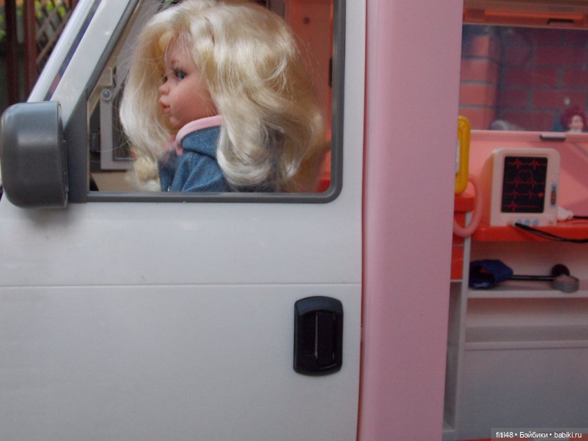 Скорая помощь — Куклы Paola Reina (Паола Рейна): новинки (фото 4)