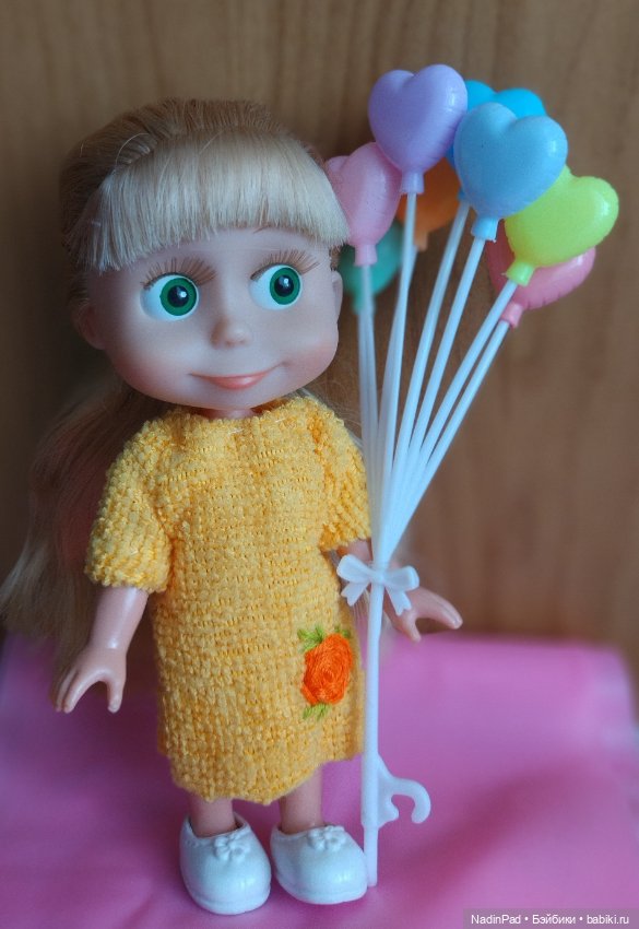 Шкаф-сервант — Куклы Маша и Медведь (Simba): Маша в кармашке (фото 8)