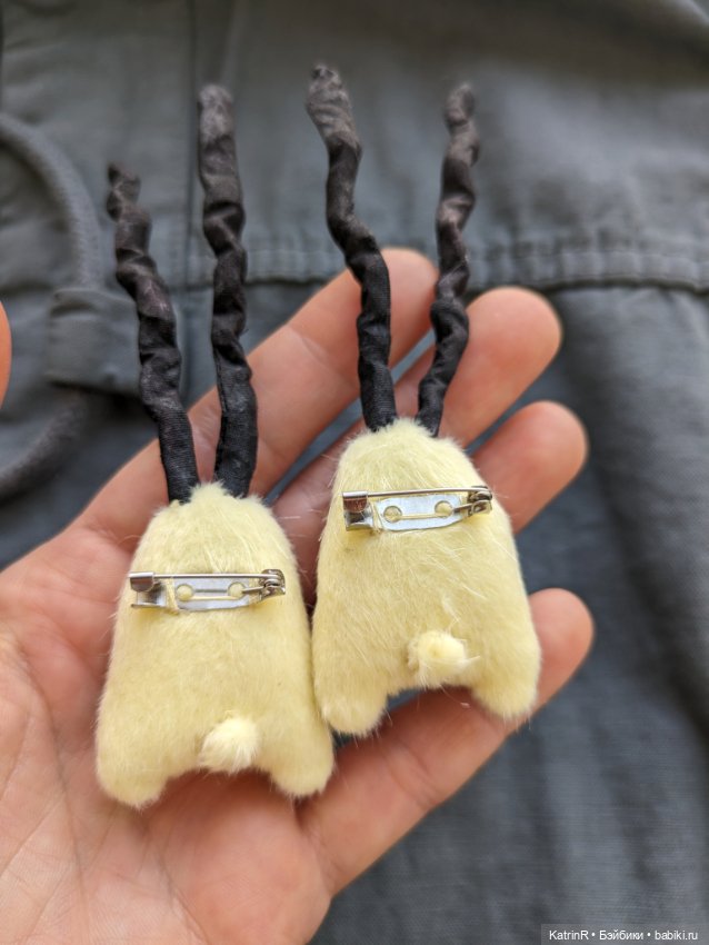 Зайцы - отдыхайцы! Брошки