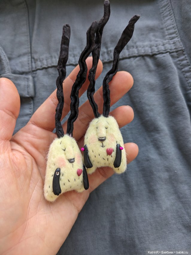 Зайцы - отдыхайцы! Брошки