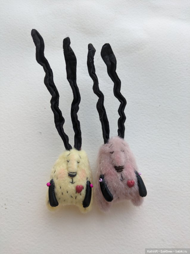 Зайцы - отдыхайцы! Брошки