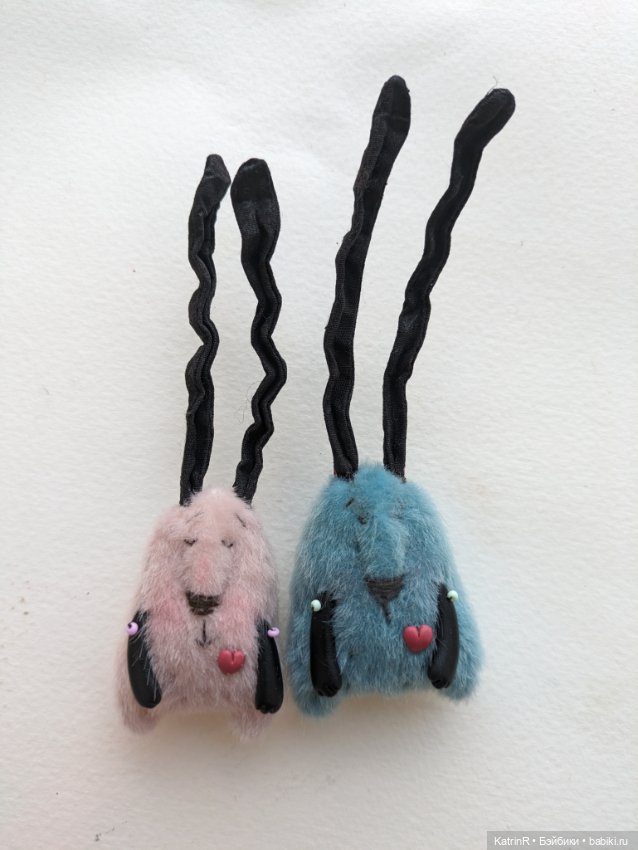 Зайцы - отдыхайцы! Брошки