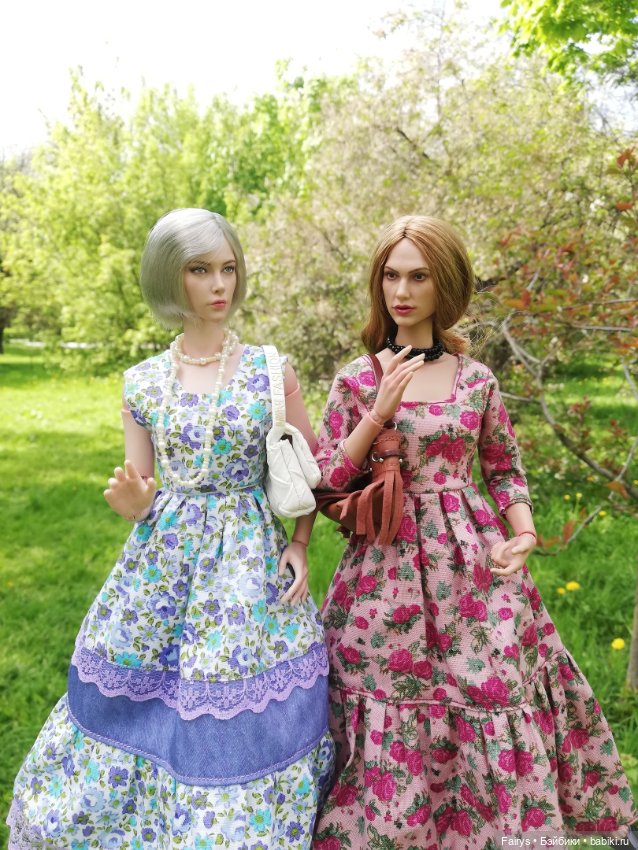 Продолжаем засовывать кукол в цветы и кусты (фото 8)