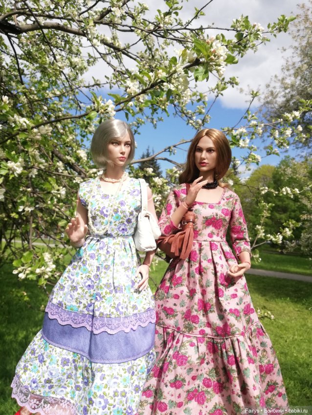 Продолжаем засовывать кукол в цветы и кусты (фото 9)