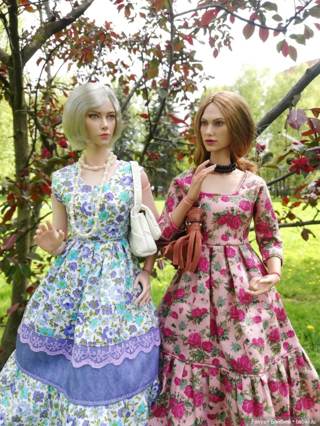 Продолжаем засовывать кукол в цветы и кусты (фото 6)