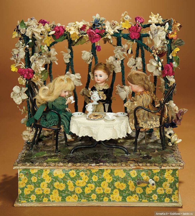 Антикварные кукольные беседки