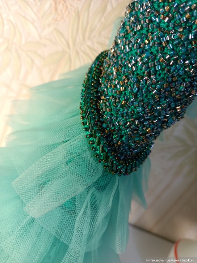 Изумрудное платье из коллекции Парадиз. Финиш (фото 7)