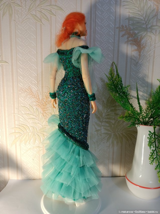Изумрудное платье из коллекции Парадиз. Финиш (фото 9)