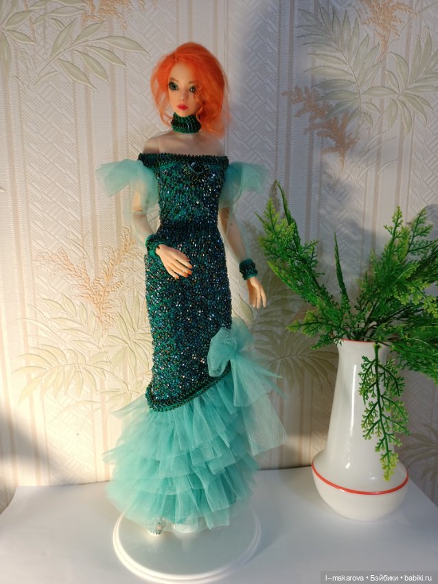 Изумрудное платье из коллекции Парадиз. Финиш (фото 5)