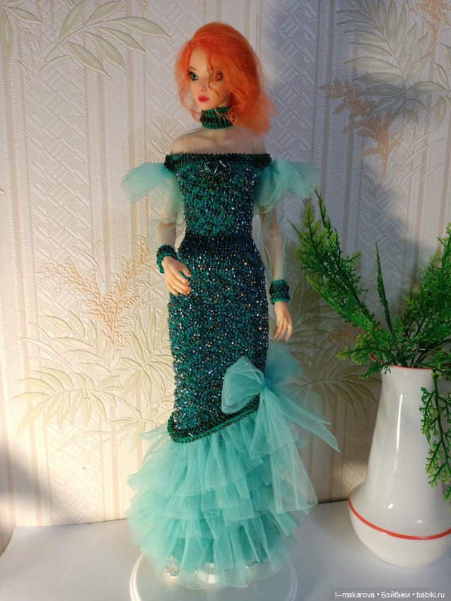 Изумрудное платье из коллекции Парадиз. Финиш (фото 3)
