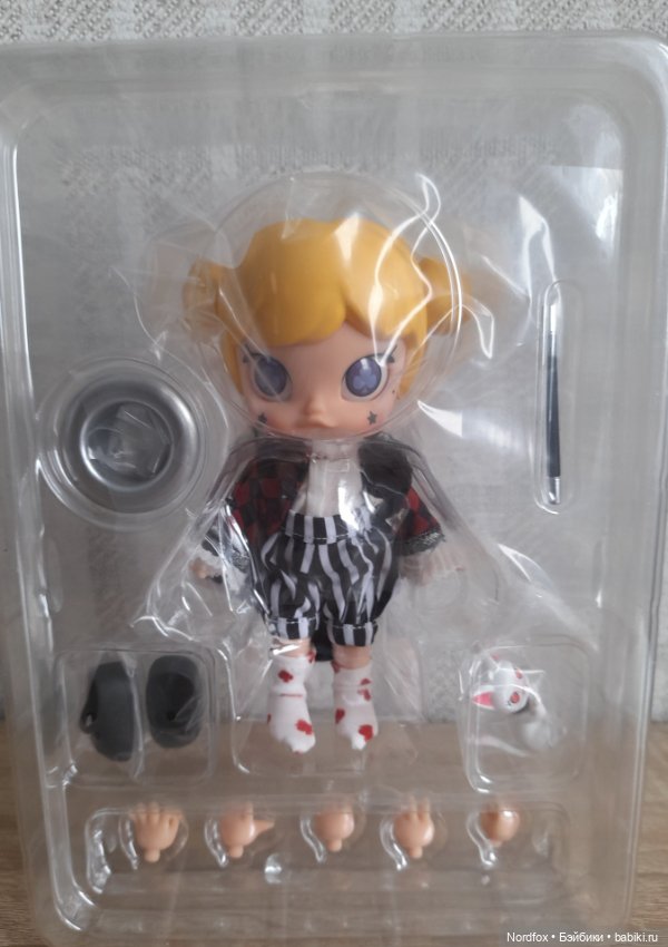 Molly Фокусница от Pop mart (фото 3)