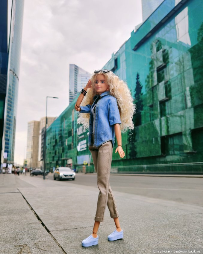 Городские барышни — Коллекции игровых кукол (Playline): фото полок