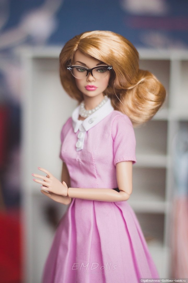 Looks A Plenty! Poppy Parker