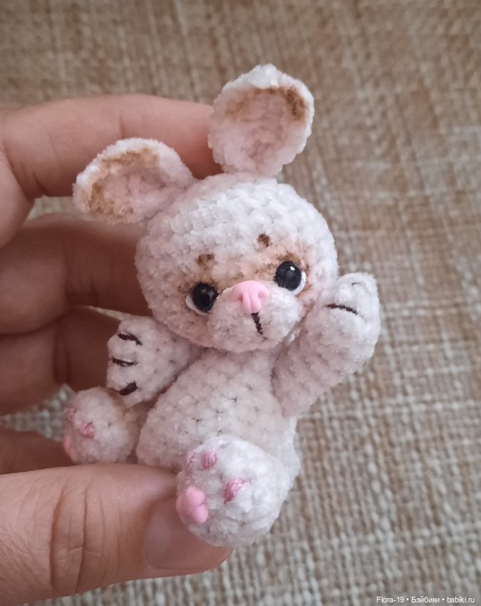 Велюровый Зайка — Вязаные игрушки и амигуруми: крючком (фото 6)