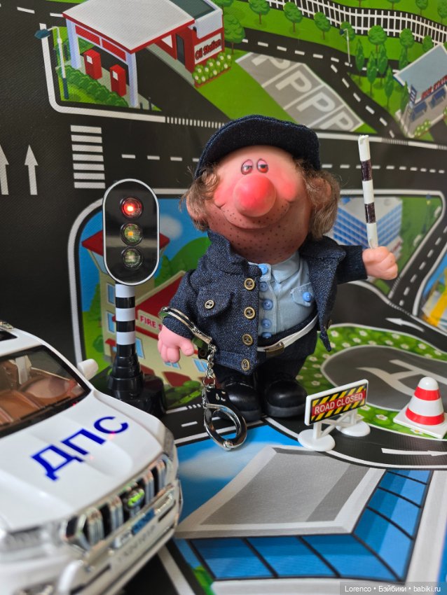 Наша служба и опасна и трудна